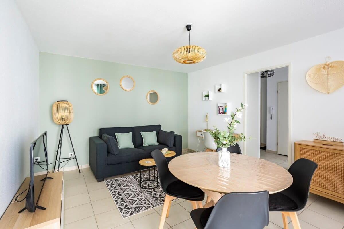 セッソン・セヴィニエLe Sevigne - Cosy Et Calme - Balcon Et Parkingアパートメント エクステリア 写真