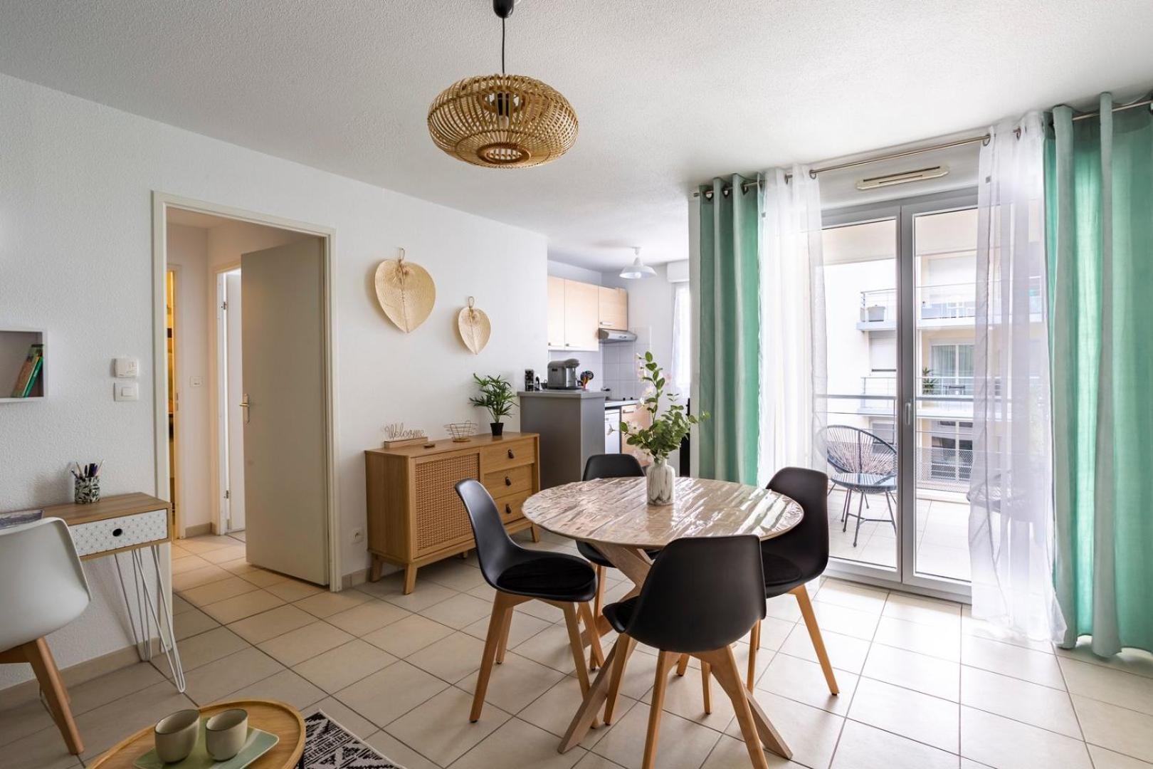 セッソン・セヴィニエLe Sevigne - Cosy Et Calme - Balcon Et Parkingアパートメント エクステリア 写真